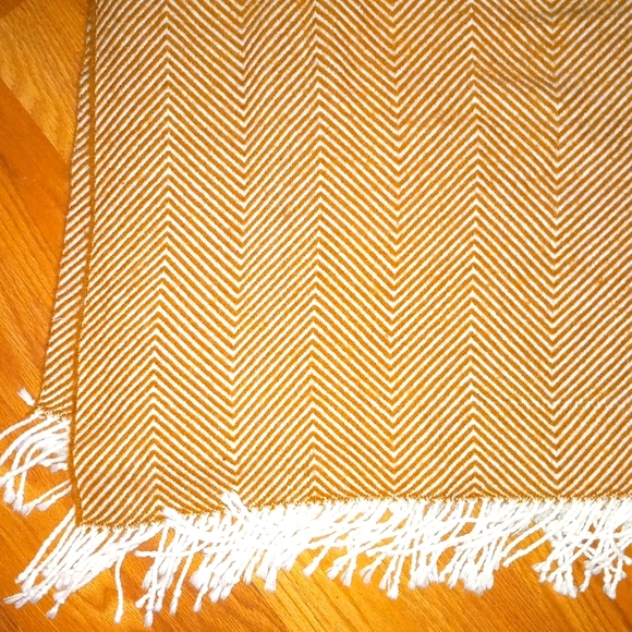 Target Mustard Yellow Chevron Patterned Throw Blanket - Picture 2 of 4